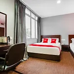 Oyo 89652 P Line Hotel