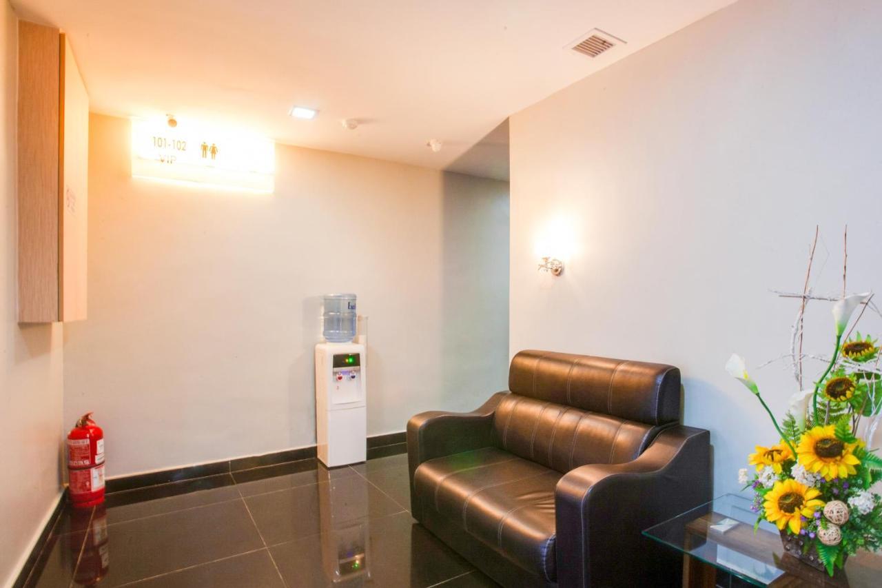 Hotel Oyo 89652 P Line 2*