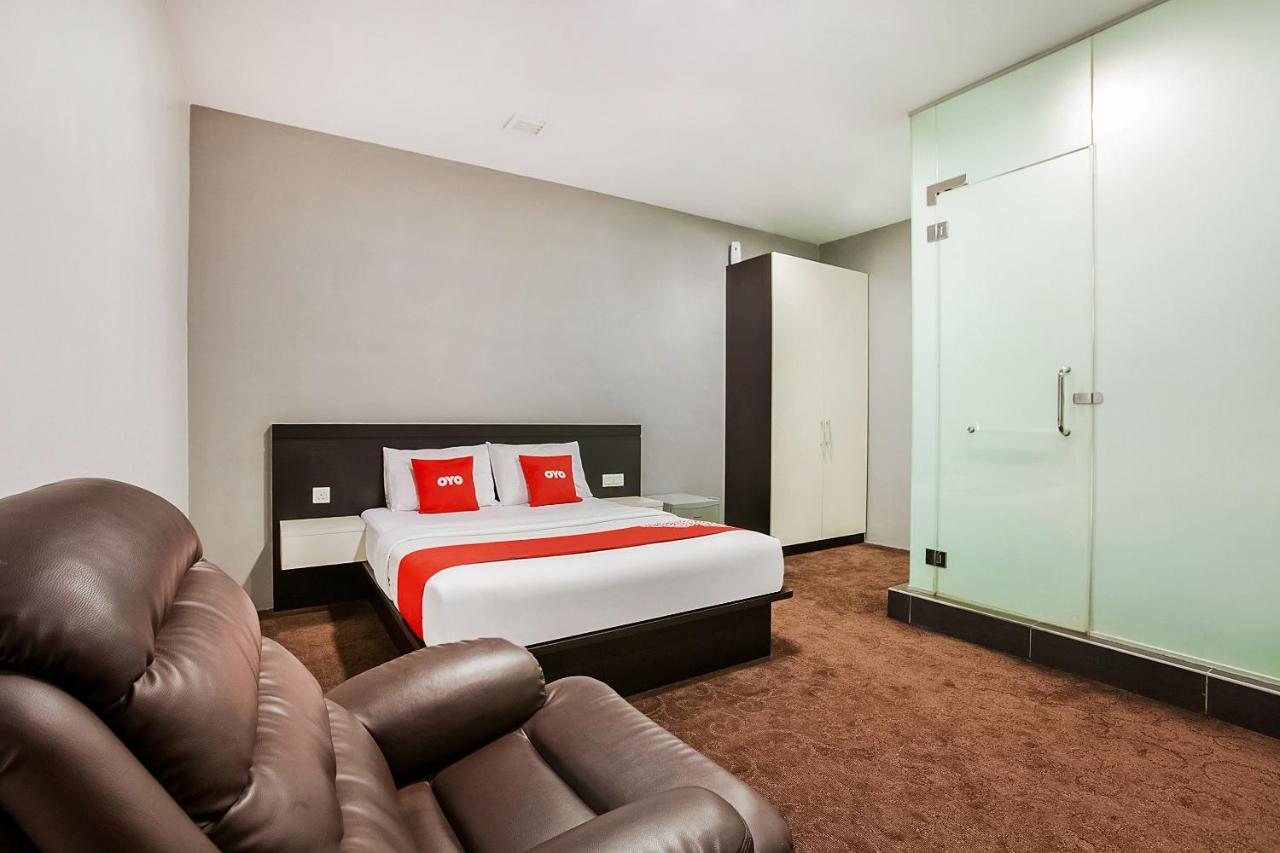 Hotel Oyo 89652 P Line