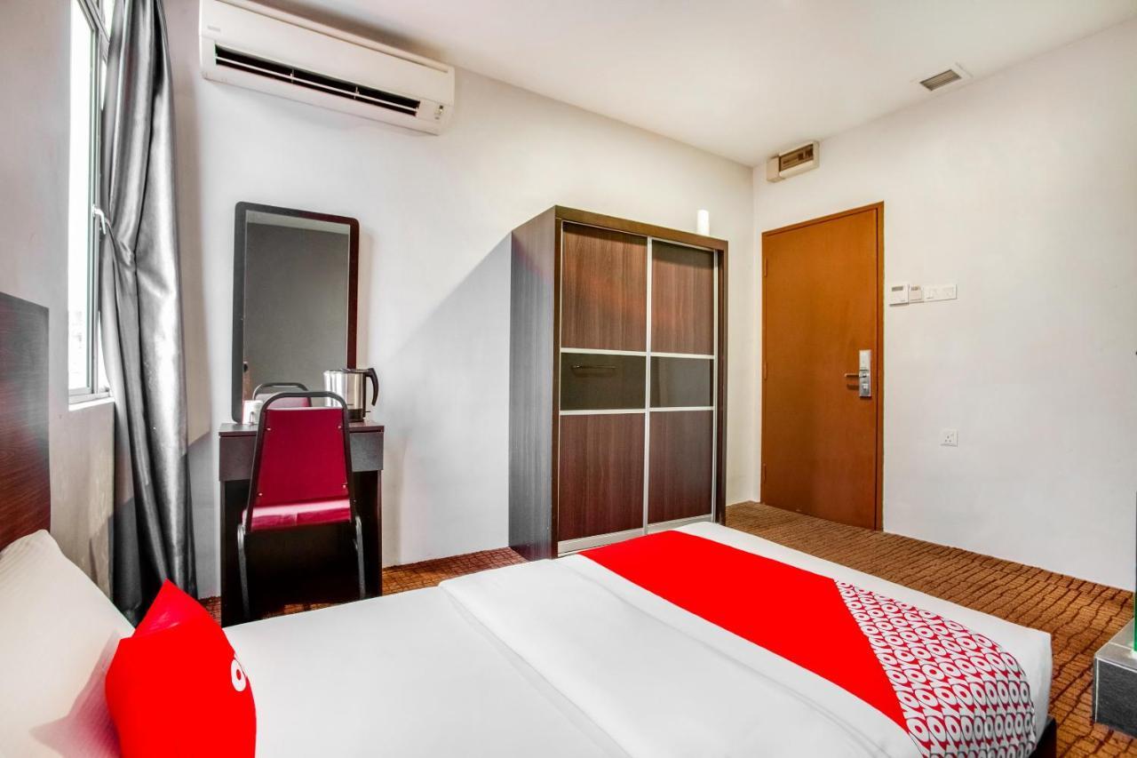 Oyo 89652 P Line Hotel 2*