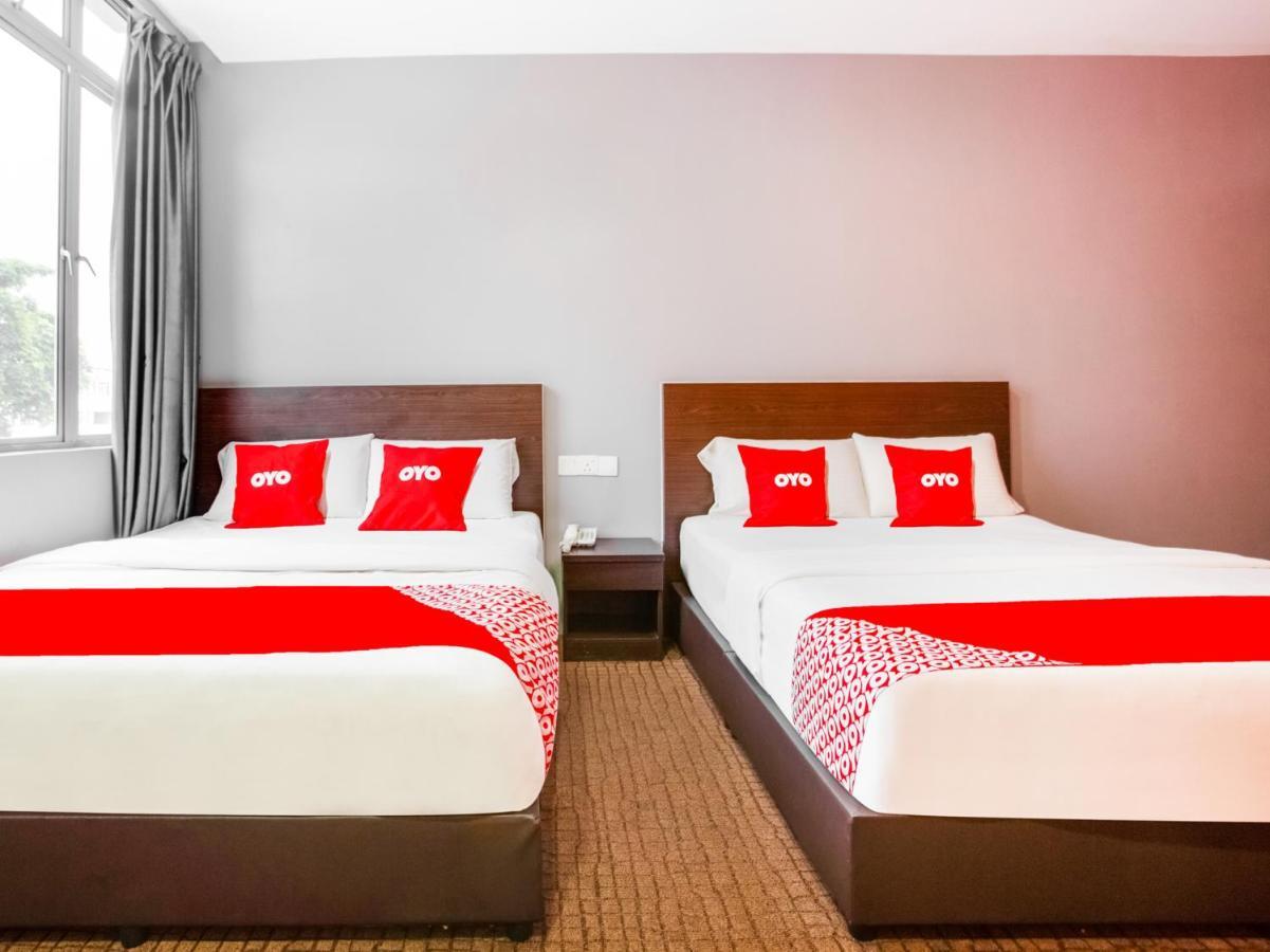Hotel Oyo 89652 P Line 2*